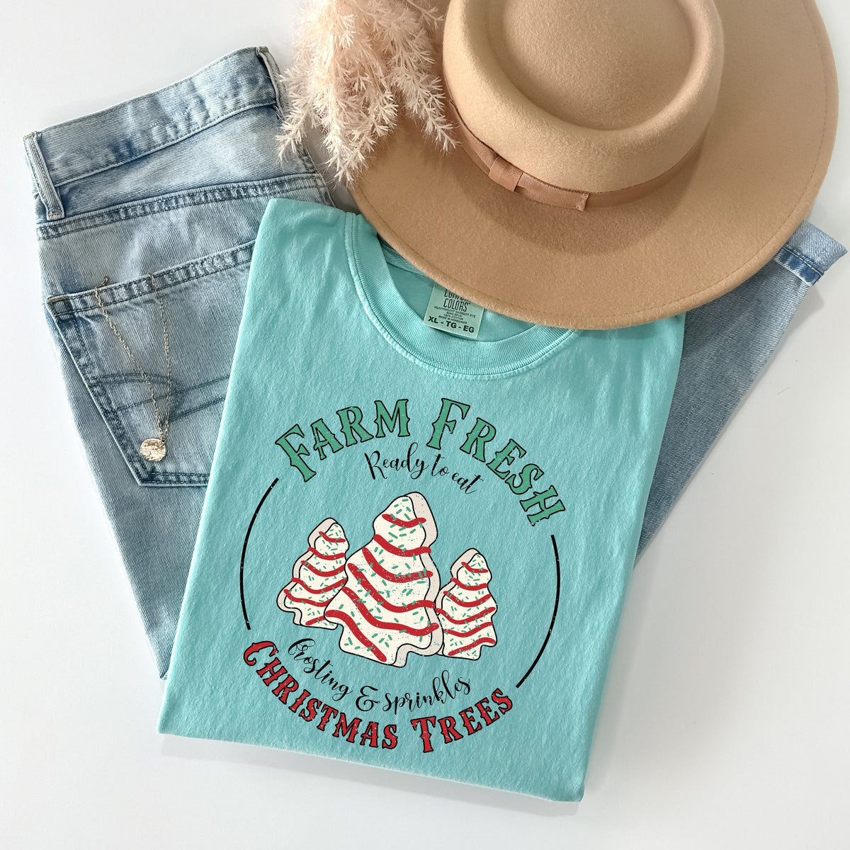 Farm Fresh Christmas Trees Graphic Tee product image 1